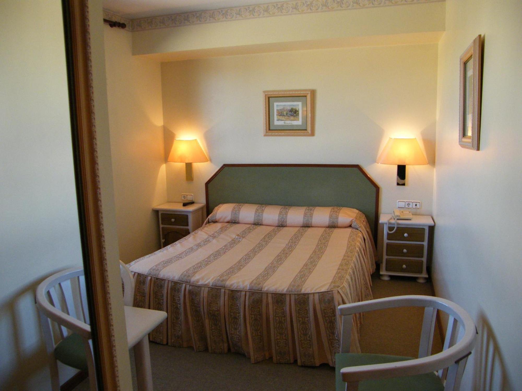 Hotel Magallon 카스페 외부 사진